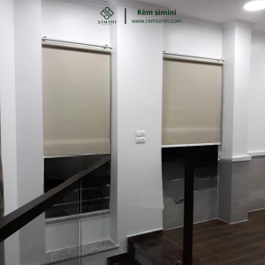 Rèm cuốn trơn hiện đại 